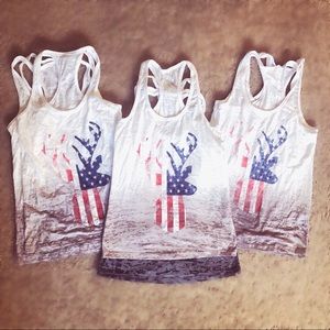 ✨BRAND NEW✨American flag deer gradient tank tops